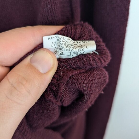 Quinn Long Maroon Sweater, Sz L - Picture 4 of 5